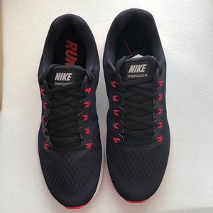 Men’s Nike zoom Pegasus 34 size 10